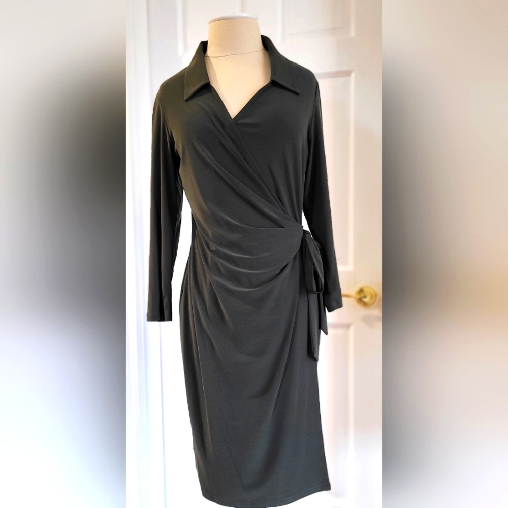 ANNE KLEIN Faux-wrap dress. Size: 10
